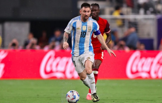 Ghi bàn giúp Argentina vào chung kết Copa America, Messi nối dài kỷ lục