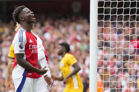 Huyền thoại Arsenal chê Saka