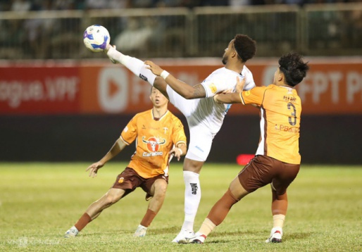 Nam Định và HAGL chia điểm ở V-League