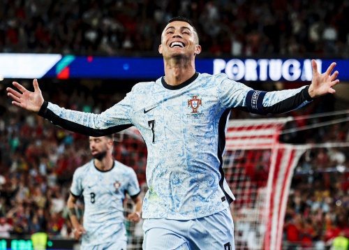 Ronaldo ghi bàn thắng lịch sử, Bồ Đào Nha hạ Croatia