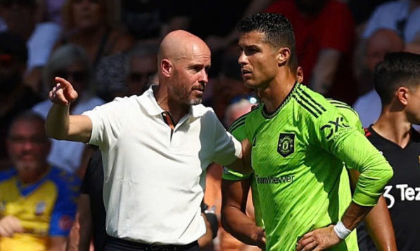 Ten Hag đáp trả Ronaldo