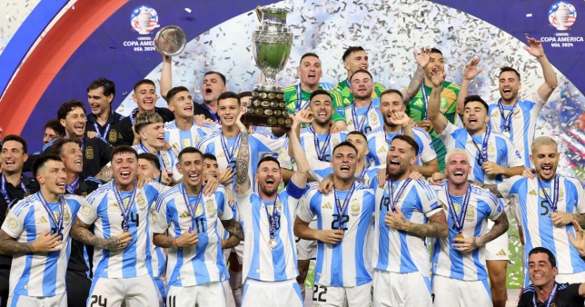 Messi khóc rời sân, Argentina vẫn xuất sắc vô địch Copa America