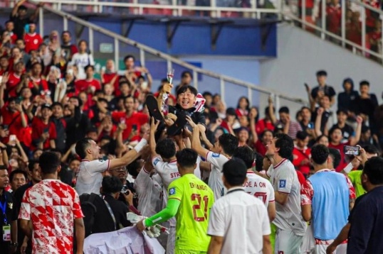 HLV Shin Tae Yong tiết lộ bất ngờ sau khi Indonesia có vé đi tiếp
