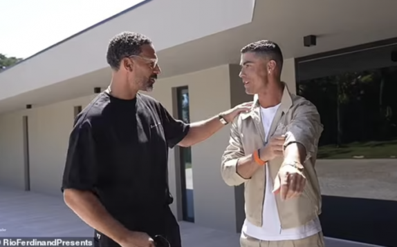 Ronaldo công kích Ten Hag